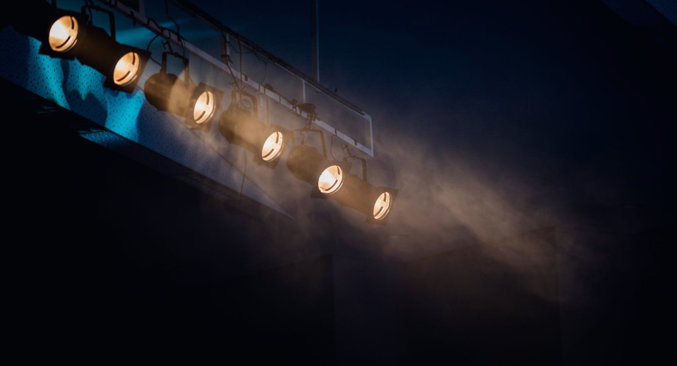 Lighting mistakes that quietly ruin a news set, and how to avoid them